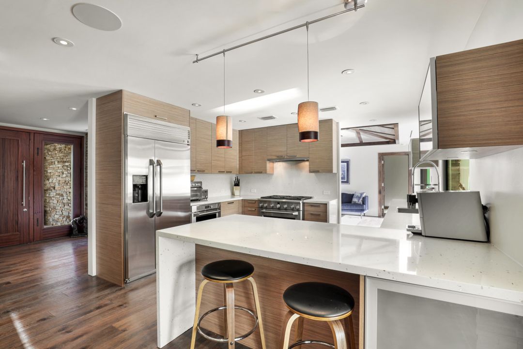 615 Carica Rd, Naples, FL 34108