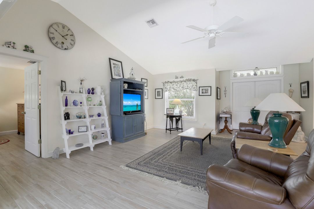 3015 SW 7th Ave, Cape Coral, FL 33914