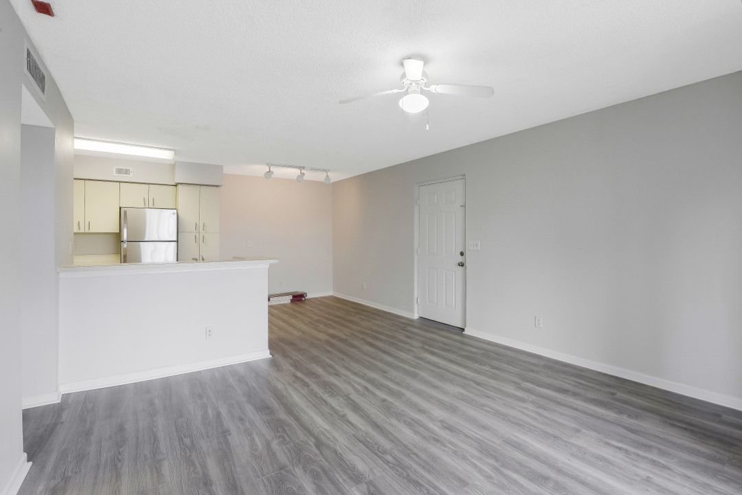 13545 Eagle Ridge Dr #826, Fort Myers, FL 33912