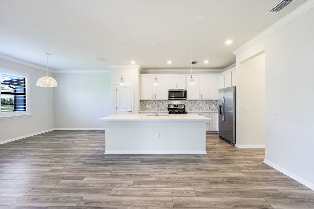 2236 Yellowfin Cir, Naples, FL 34114