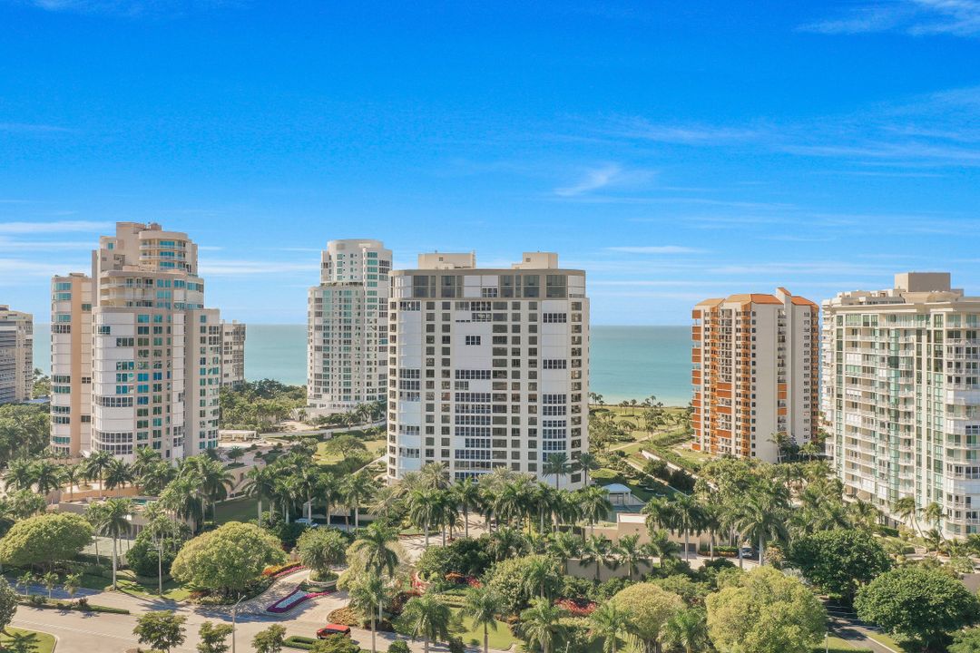 4201 Gulf Shore Blvd N #302, Naples, FL 34103