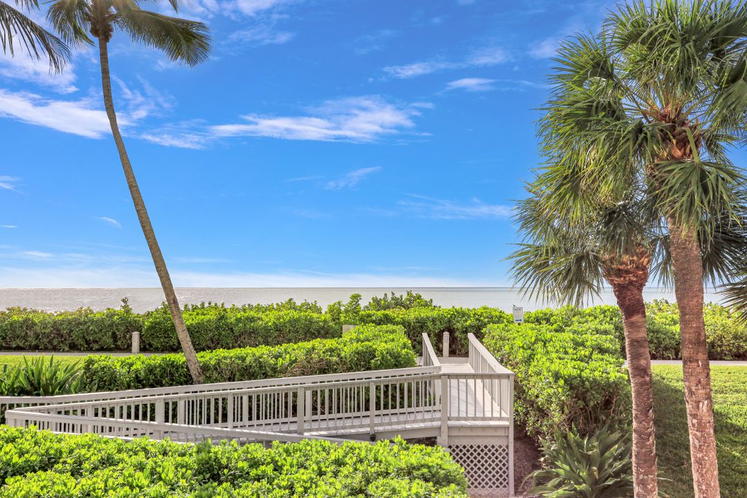 4951 Gulf Shore Blvd #302, Naples, FL 34103