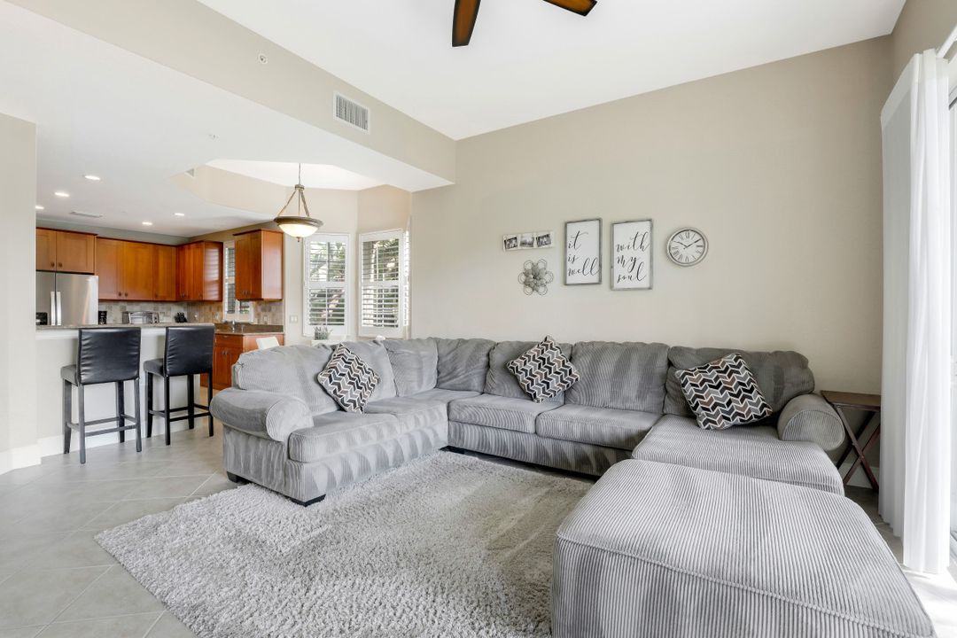 9224 Campanile Cir #101, Naples, FL 34114