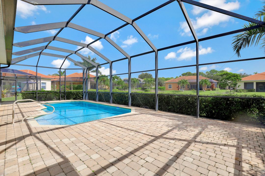 10196 Avonleigh Dr, Bonita Springs, FL 34135