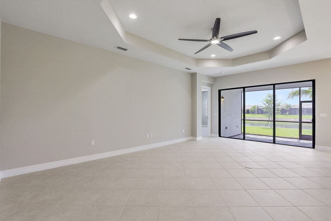 4549 Kensington Cir, Naples, FL 34119