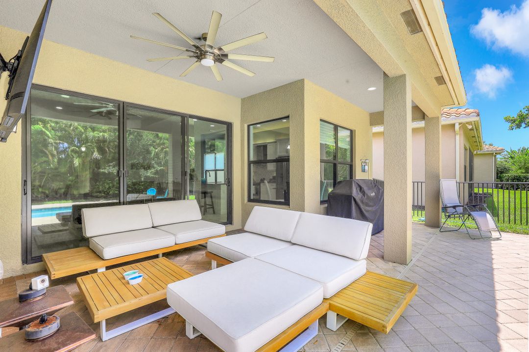 13824 Luna Dr, Naples, FL 34109