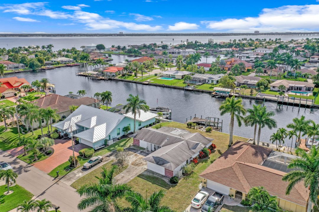 1932 SE 35th St, Cape Coral, FL 33904