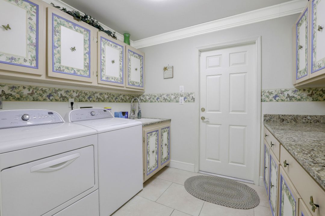 204 SE 20th Pl, Cape Coral, FL 33990