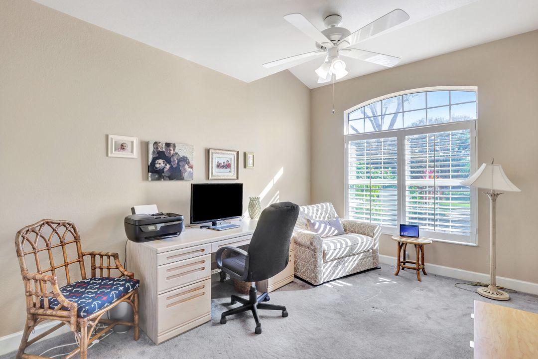 242 Edgemere Way E, Naples, FL 34105