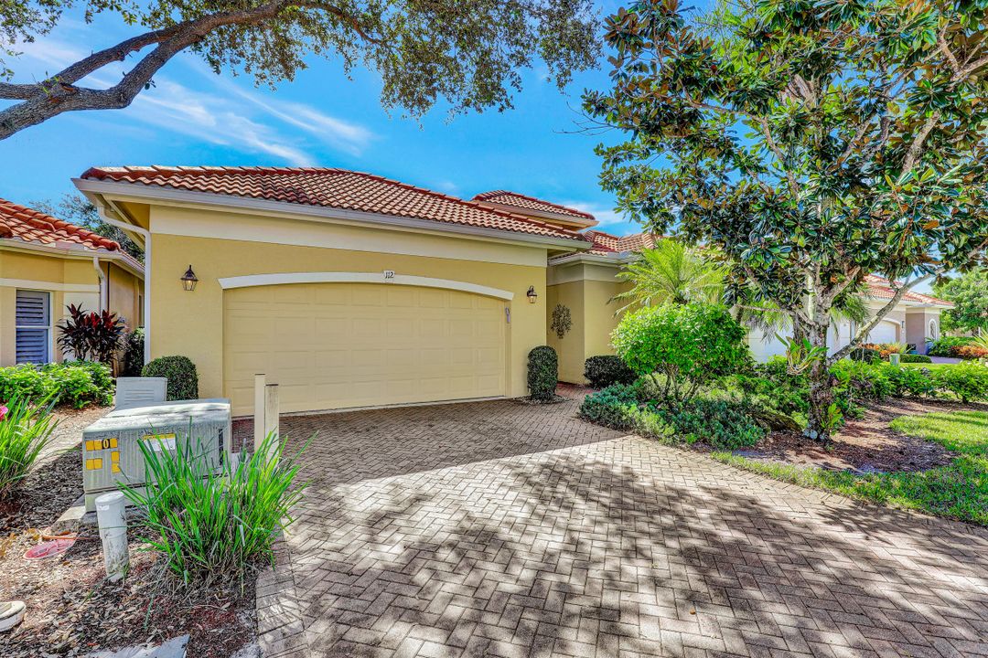 112 April Sound Dr, Naples, FL 34119