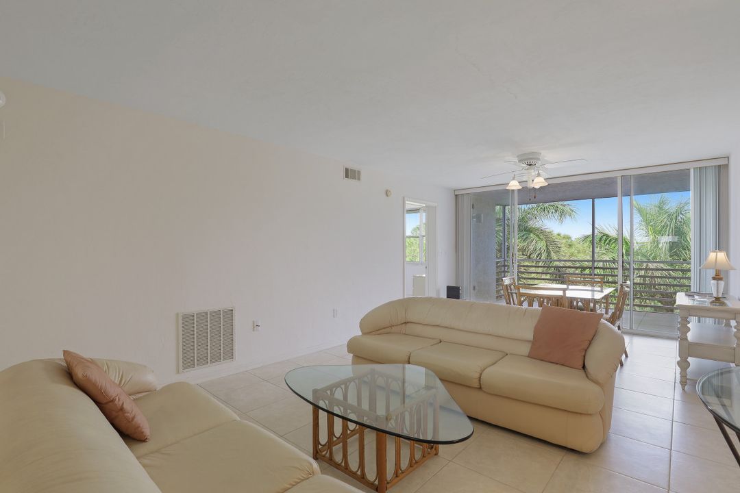 285 Naples Cove Dr #1604, Naples, FL 34110