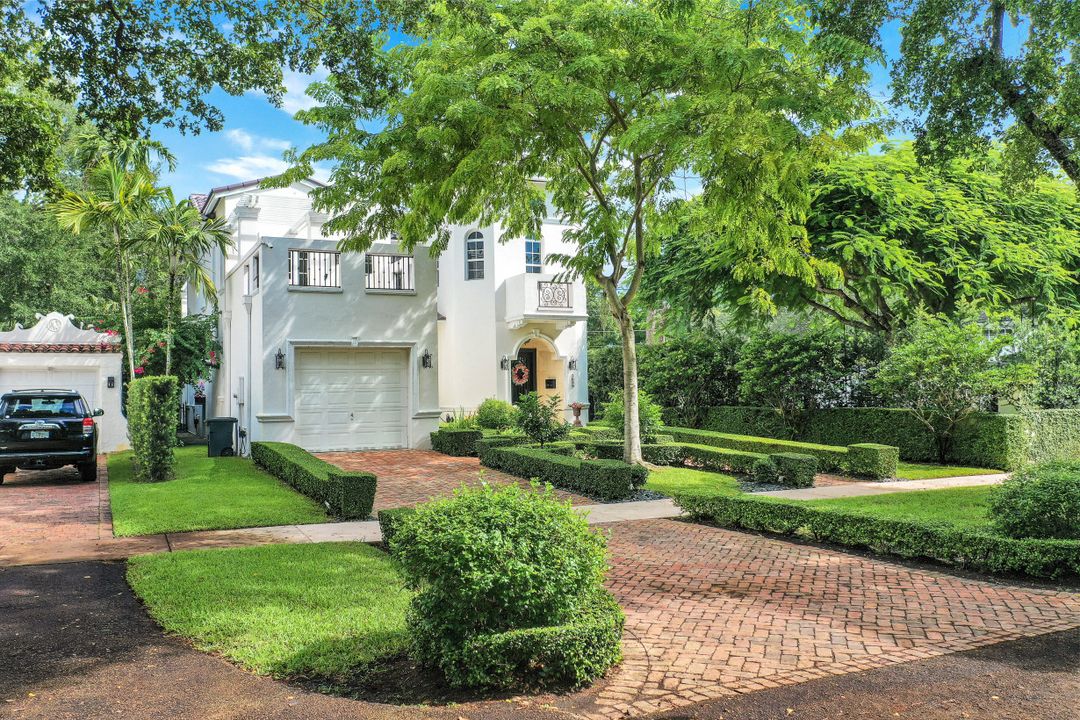 1539 Plasentia Ave, Coral Gables, FL 33134