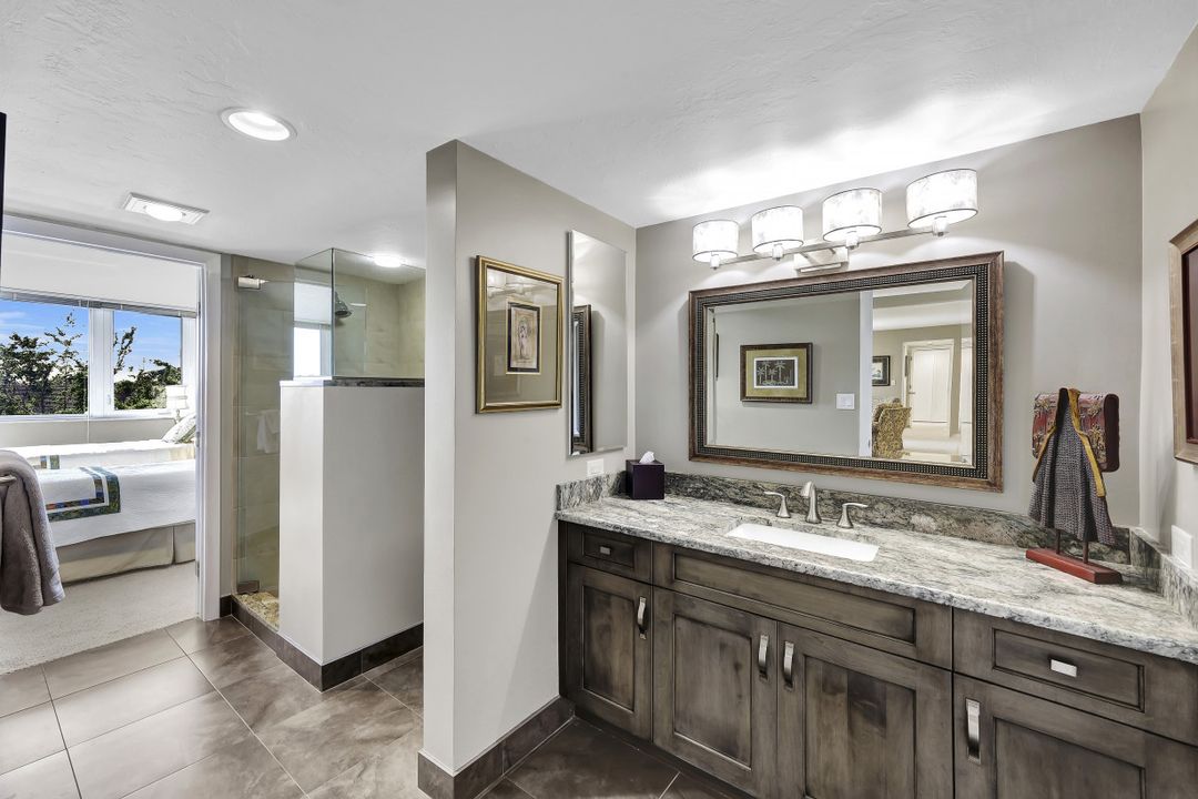 5601 Turtle Bay Dr #203, Naples, FL 34108