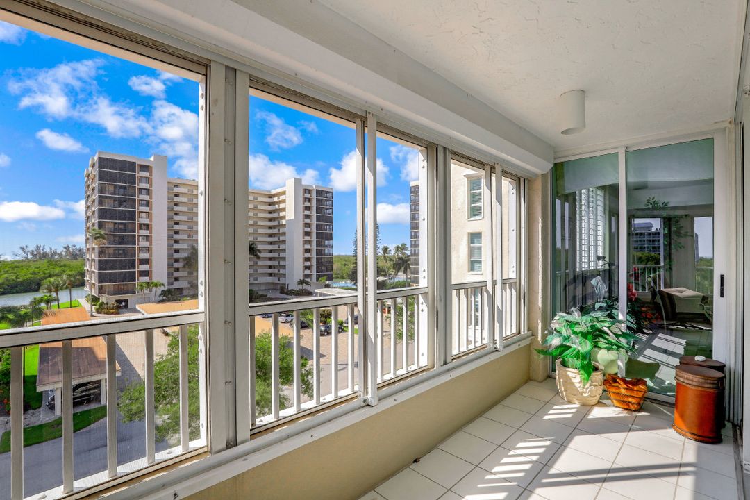 21 Bluebill Ave #404, Naples, FL 34108