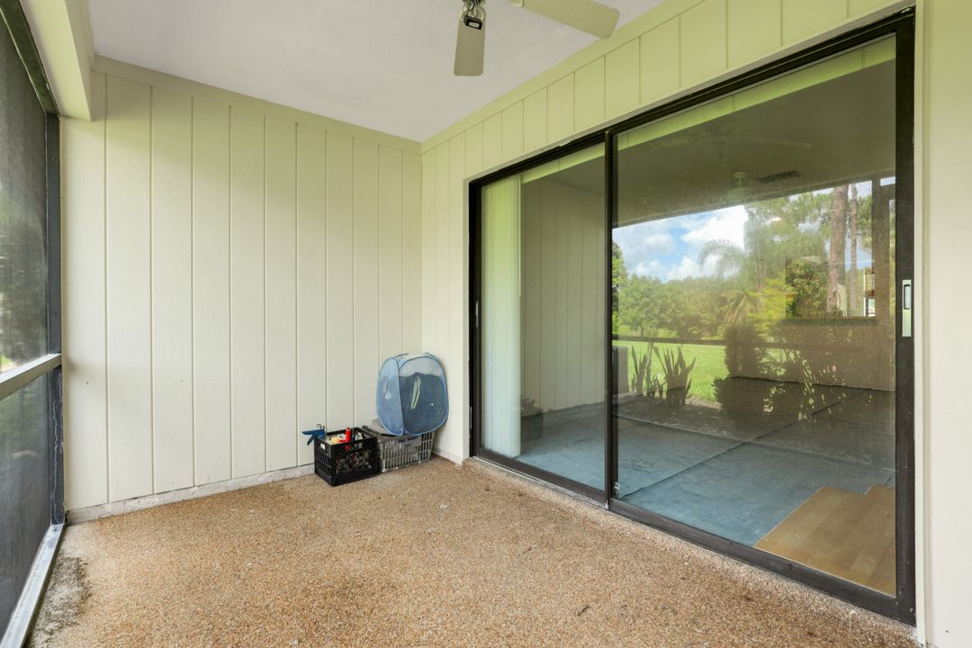 1062 Pine Isle Ln  #1062, Naples, FL 34112