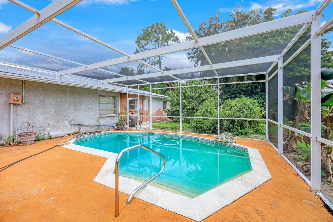 5257 Cypress Ln, Naples, FL 34113