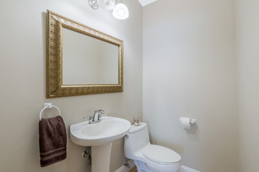 762 Hickory Rd, Naples, FL 34108