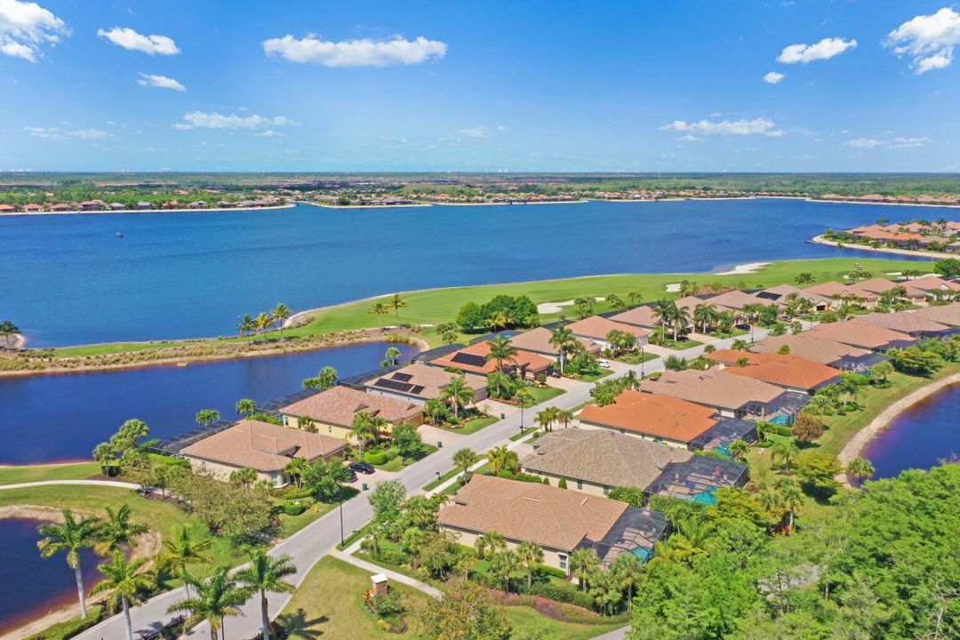 8962 Quarry Dr, Naples, FL 34120