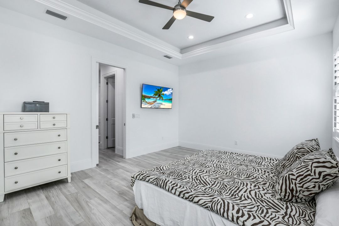 226 Legacy Ct, Naples, FL 34110