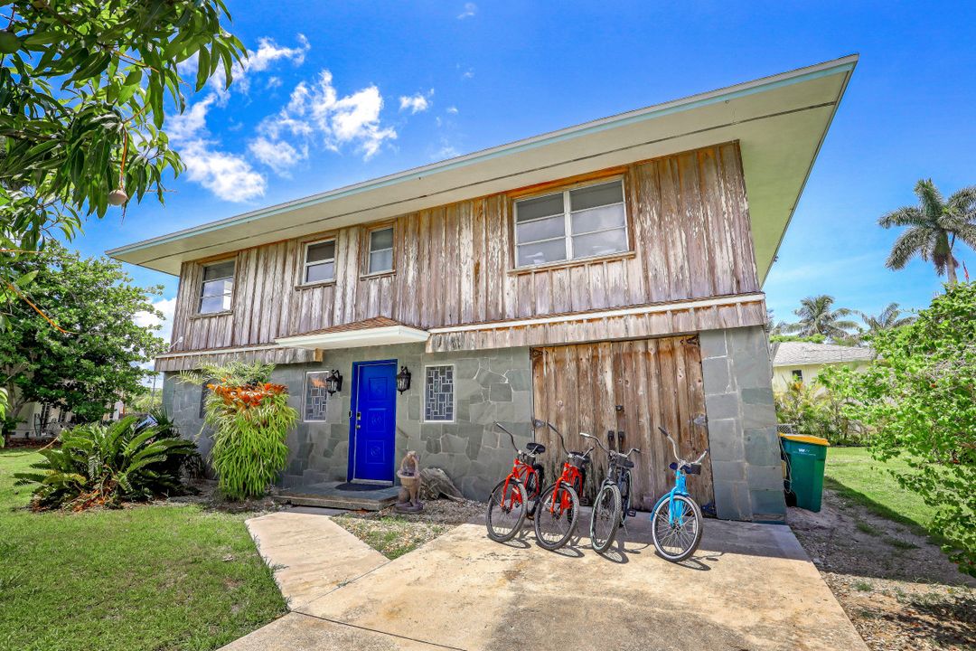 670 Palm Ave, Marco Island, FL 34145