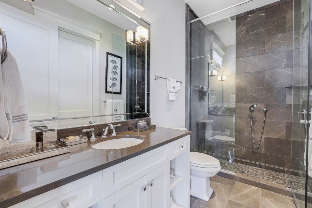 631 17th Ave S, Naples, FL 34102