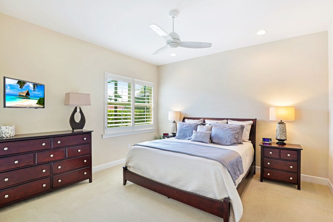 9455 Quarry Dr, Naples, FL 34120