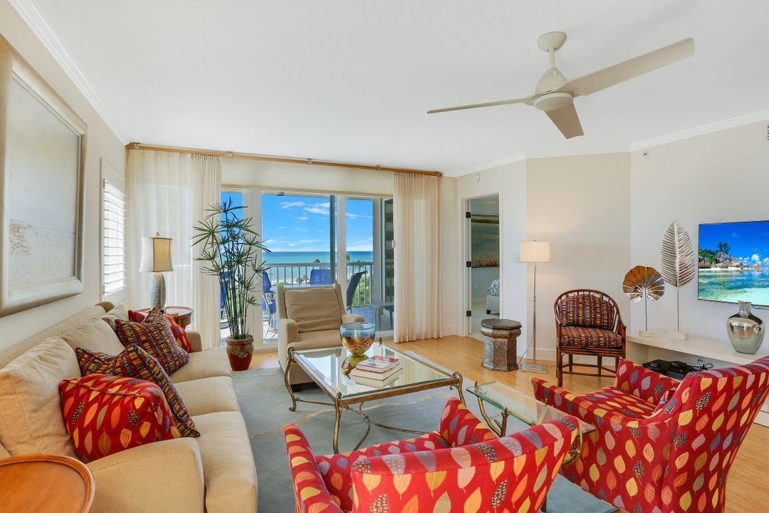 40 Seagate Dr #501, Naples, FL 34103