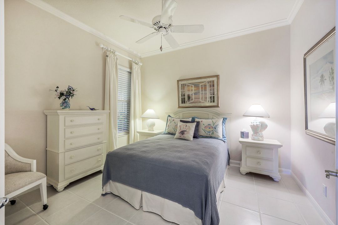 4334 Queen Elizabeth Way, Naples, FL 34119