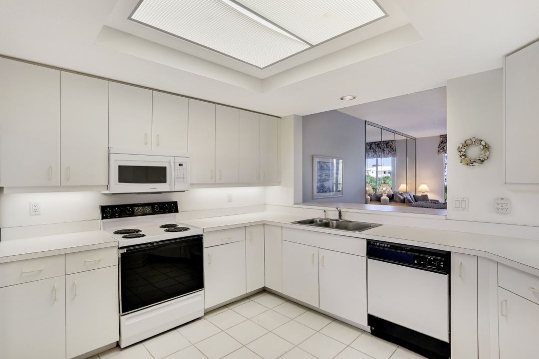 260 Barefoot Beach Blvd #204, Bonita Springs, FL 34134