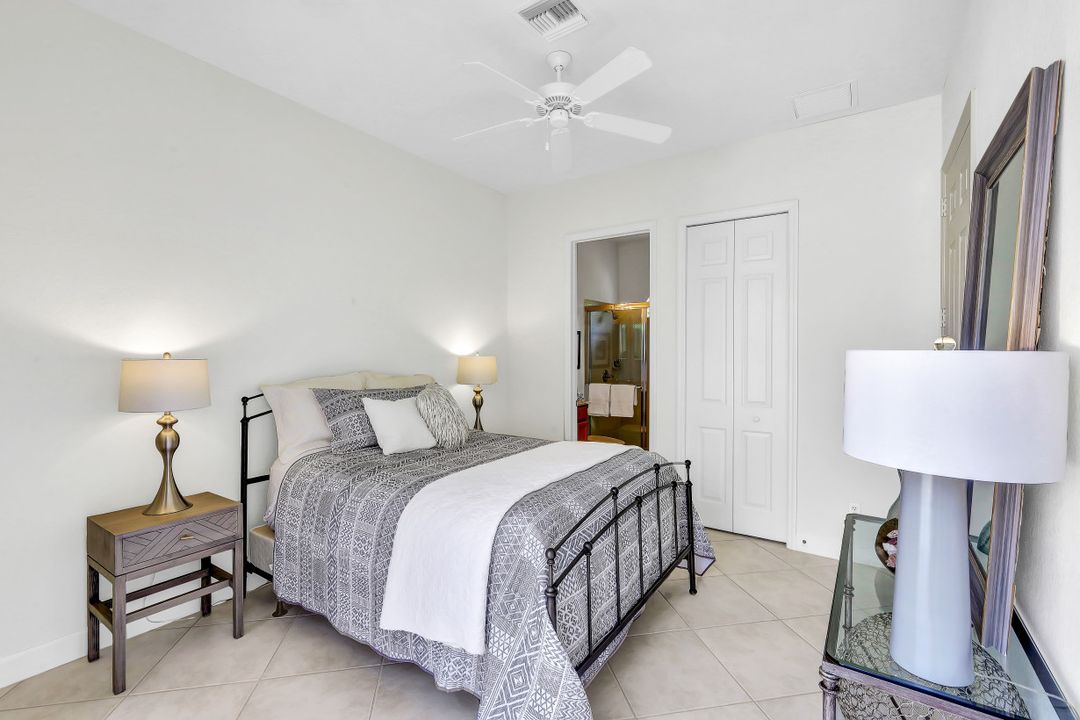 6104 Highwood Park Ln, Naples, FL 34110