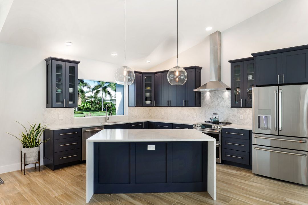 11102 Phoenix Way, Naples, FL 34119