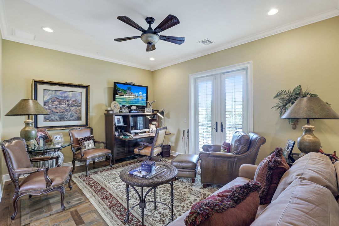 353 Chancery Cir, Naples, FL 34110