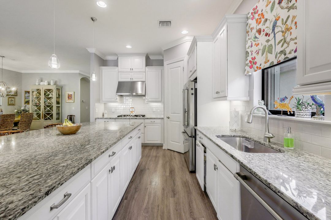 8447 Palacio Terrace W, Naples, FL 34114