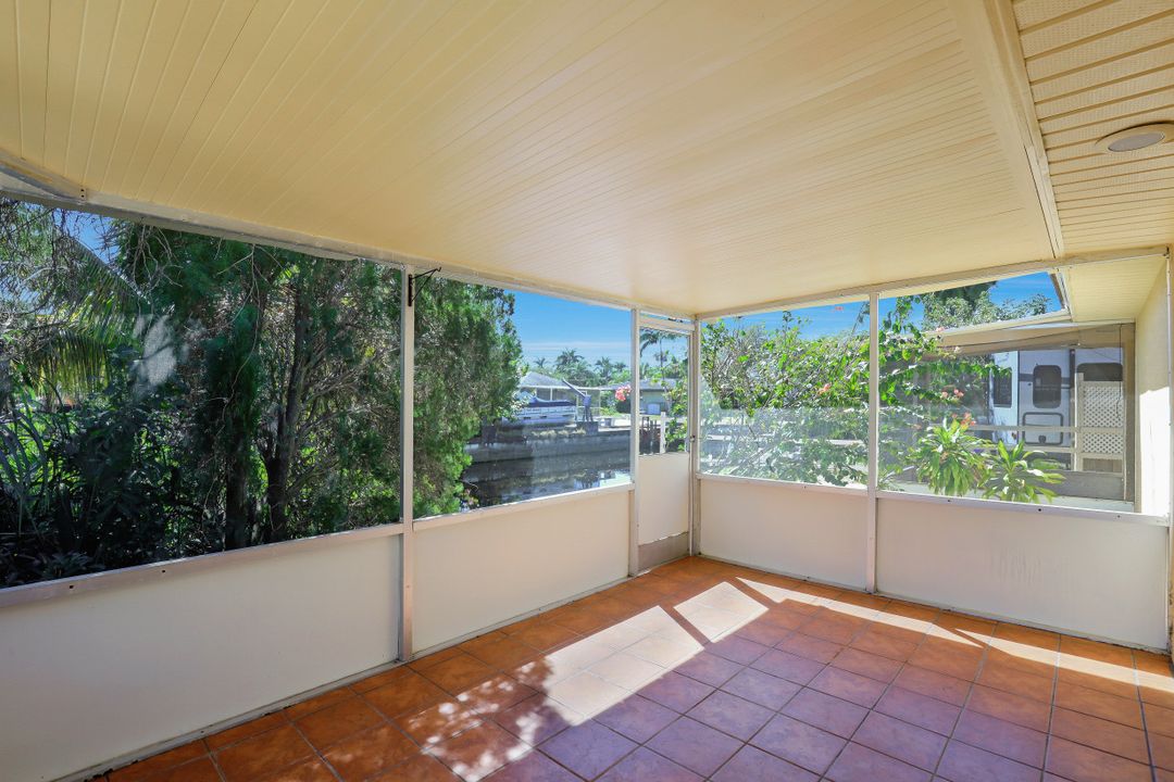 9820 Montana Ct, Bonita Springs, FL 34135