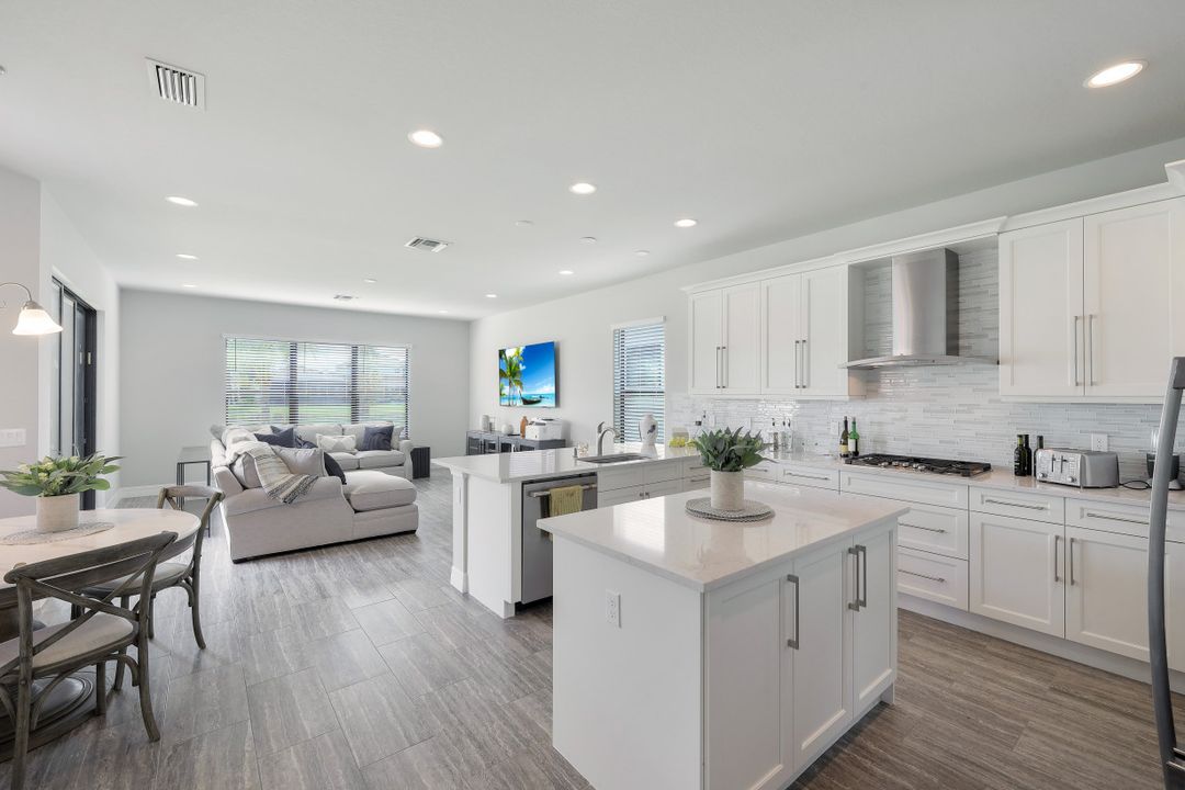 4478 Kensington Cir, Naples, FL 34119