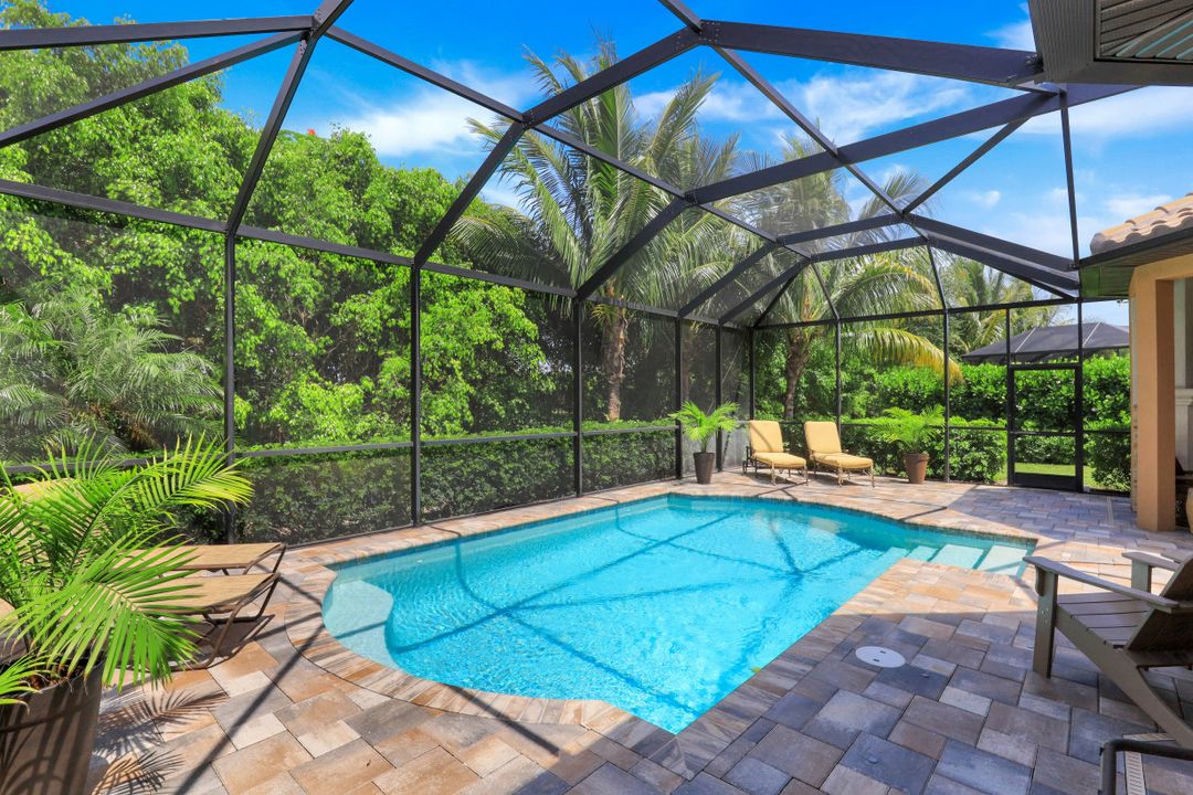 9618 Campanile Cir, Naples, FL 34114