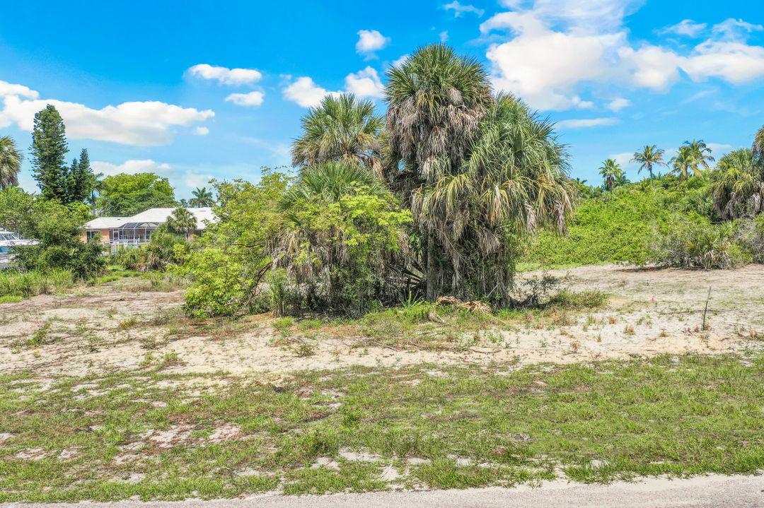 1115 Caxambas Dr, Marco Island, FL 34145