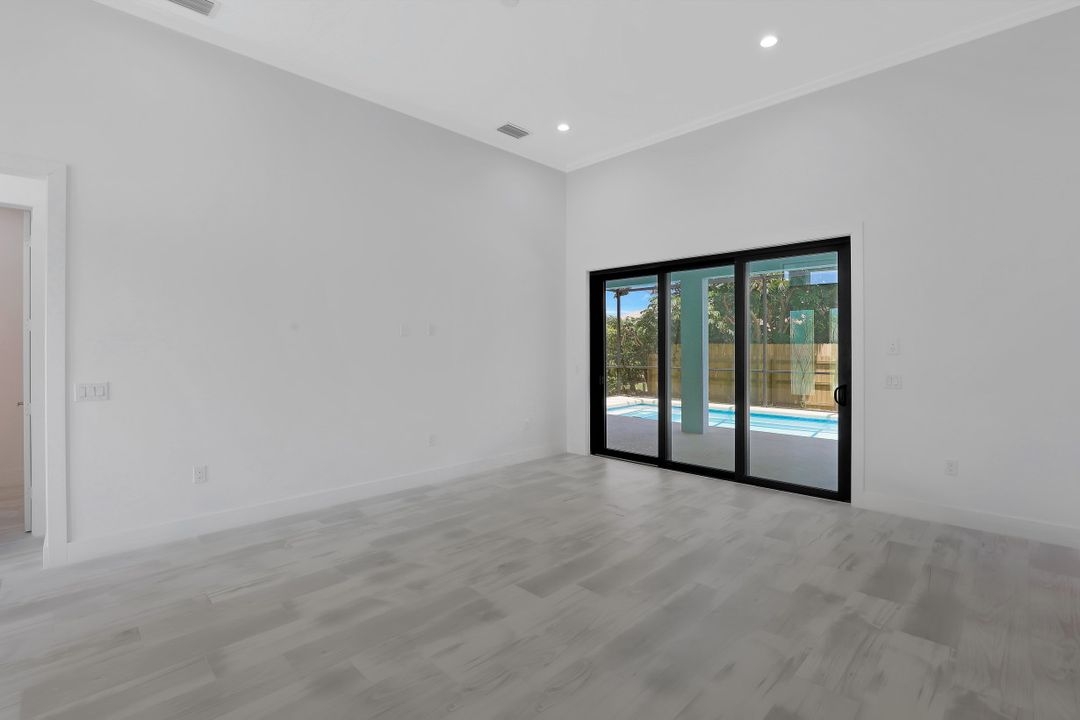 17 Tahiti Rd, Marco Island, FL 34145