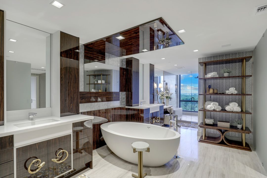 6897 Grenadier Blvd #504, Naples, FL 34108