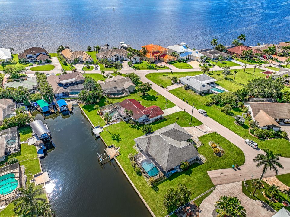 2215 SE 31st St, Cape Coral, FL 33904