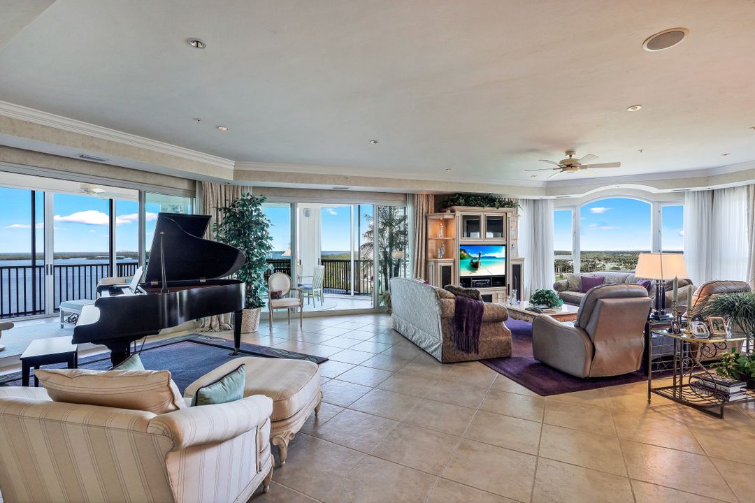 4811 Island Pond Ct #905, Bonita Springs, FL 34134