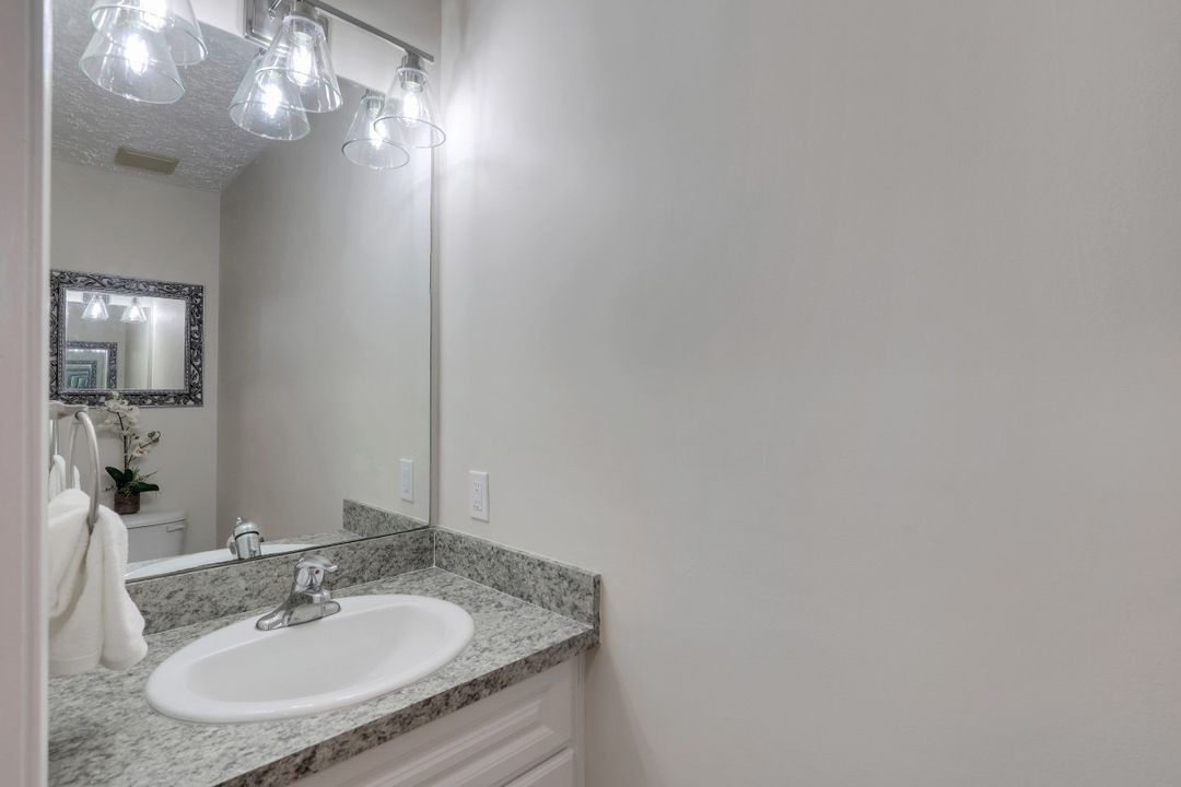 239 Leawood Cir, Naples, FL 34104