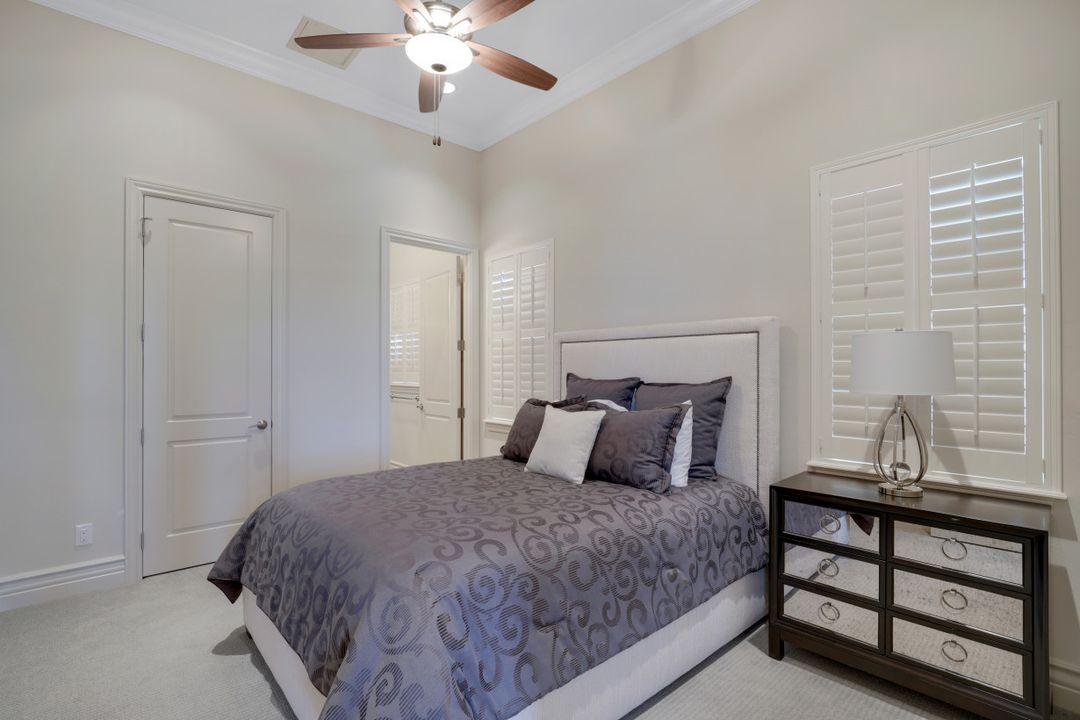 16459 Seneca Way, Naples, FL 34110