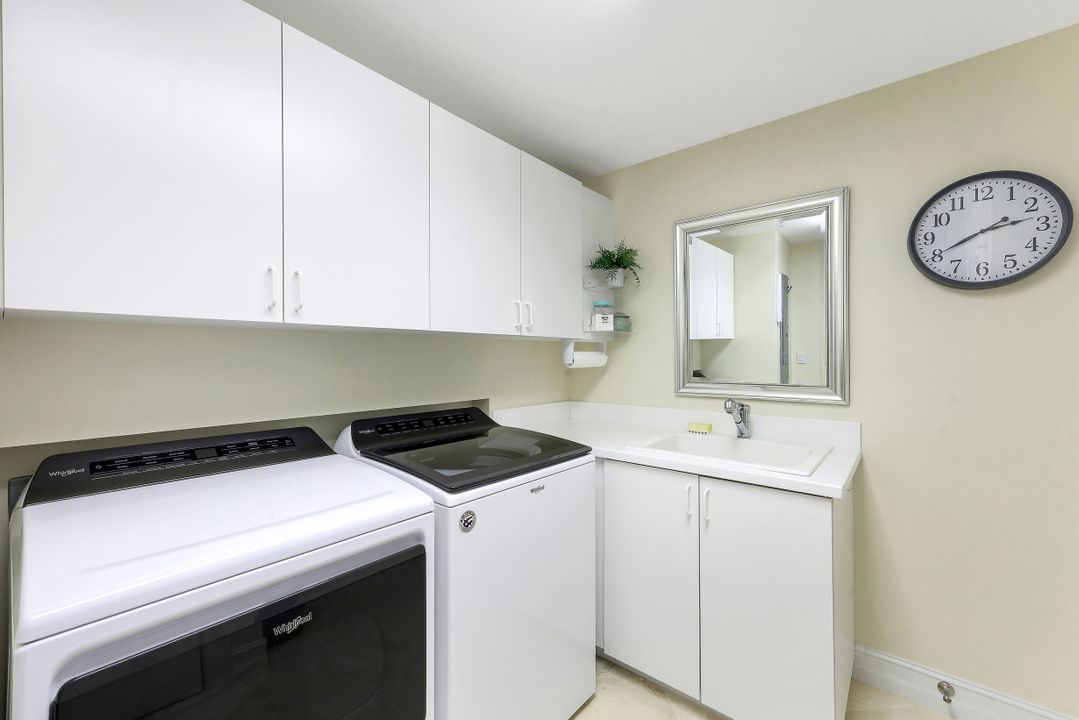 1060 Borghese Ln  #906, Naples, FL 34114