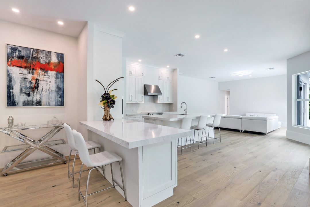 7525 Cordoba Cir, Naples, FL 34109