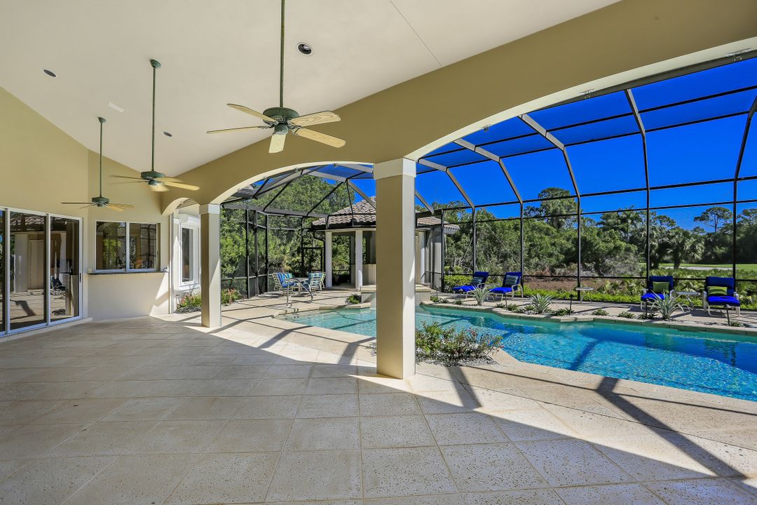 969 Barcarmil Way, Naples, FL 34110