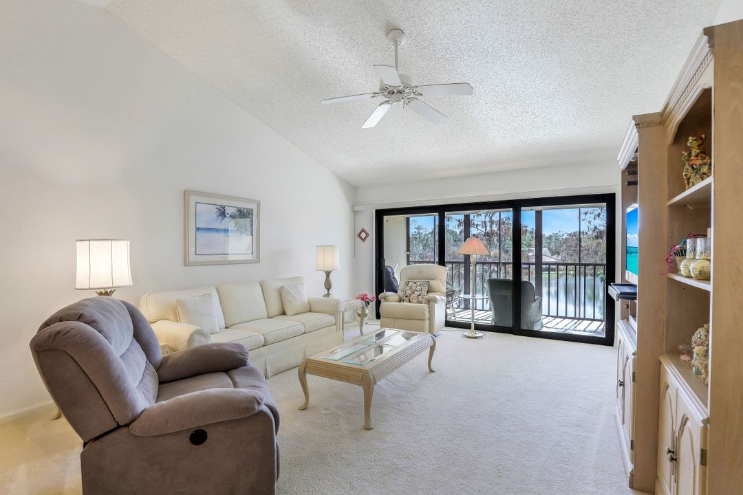 5784 Deauville Cir #B-302, Naples, FL 34112