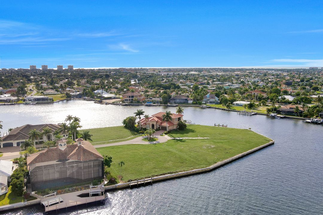 1411 Butterfield Ct, Marco Island, FL 34145