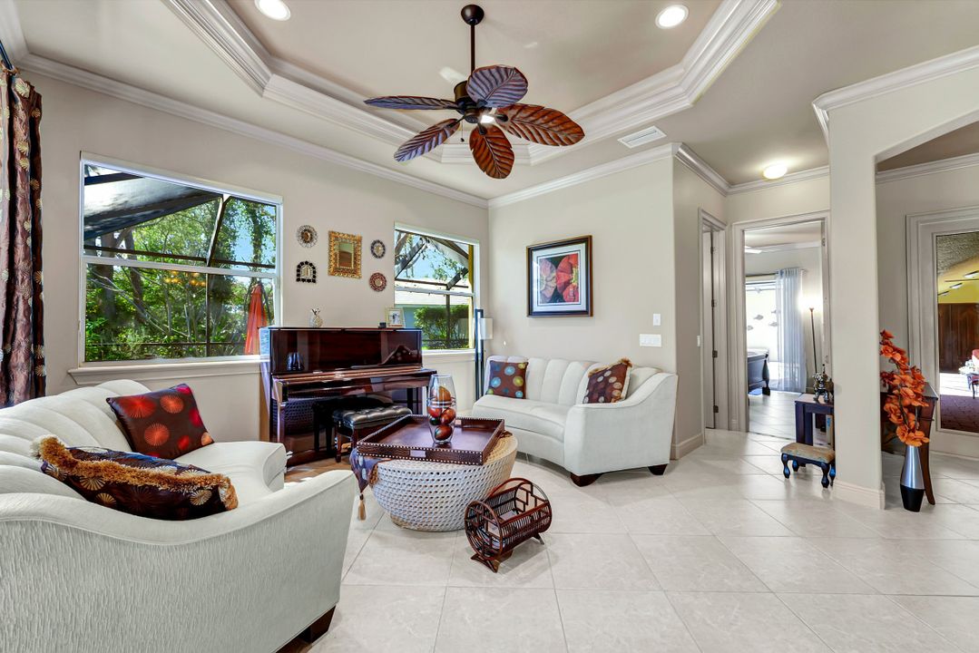 4000 Stonesthrow Ct, Naples, FL 34109