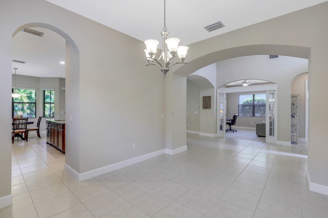 9247 Isla Bella Cir, Bonita Springs, FL 34135